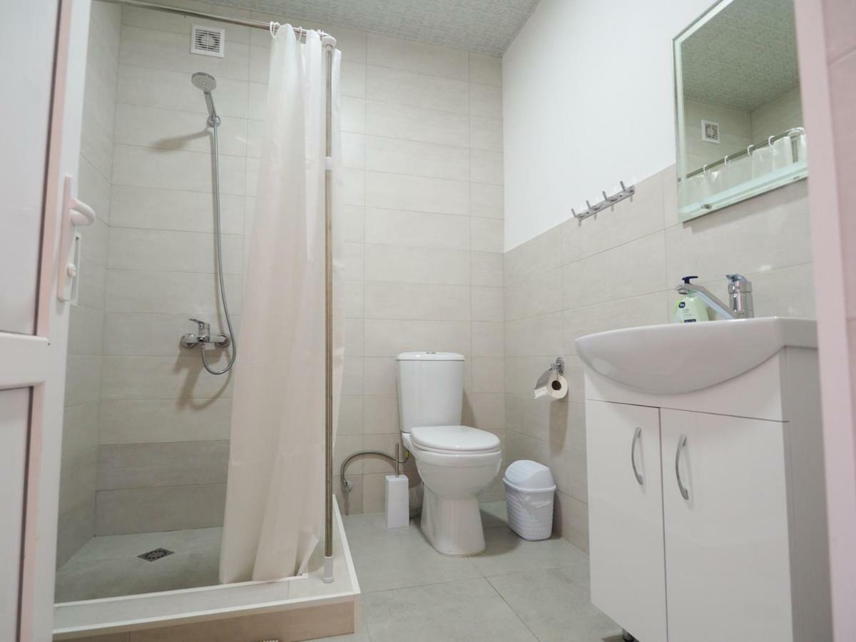 Nazy'S Guest House Joqolo Bilik gambar